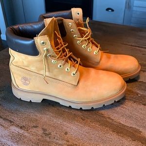 Men’s Timberland 6” waterproof padded collar boots size 9.5